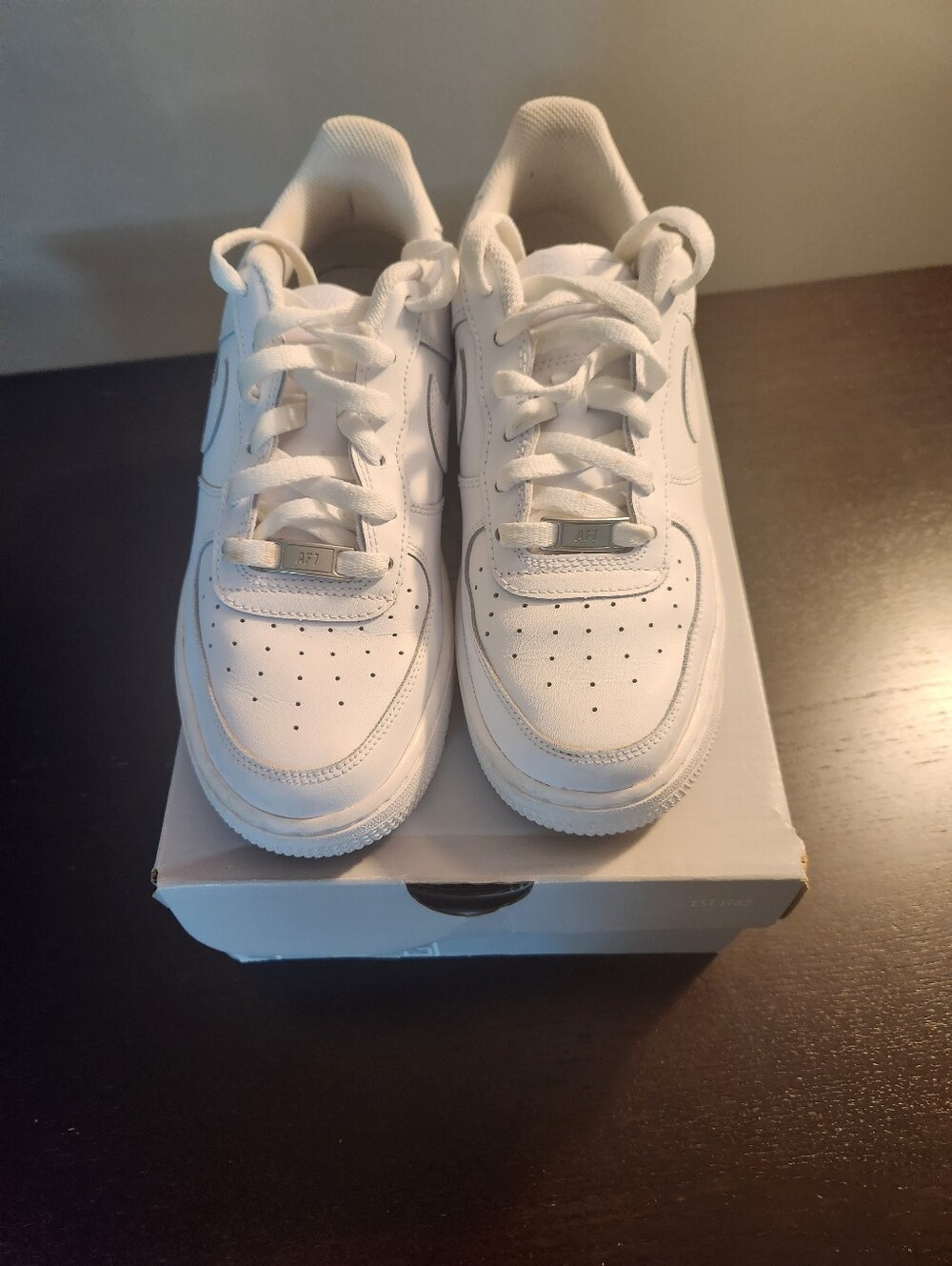 Nike AF1 White  Unisex Athletic Sneakers - Classic Low-Top Lace-Up